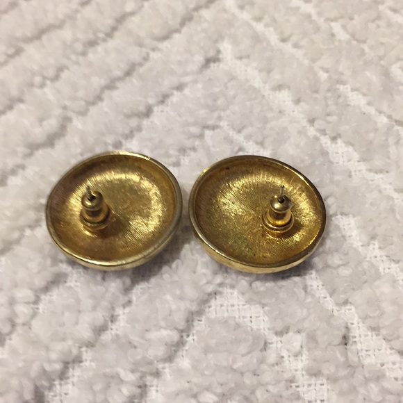 New Purple Pierced Earrings - Picture 5 of 5